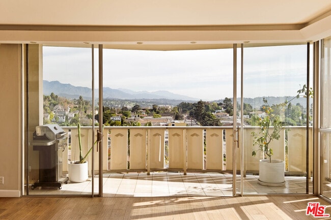 Foto del edificio - 4411 Los Feliz Blvd