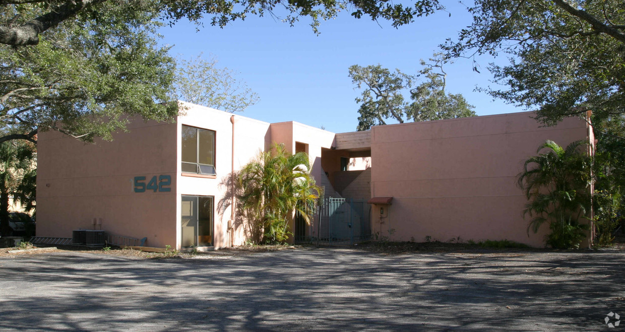 Foto principal - 1542 Oak St