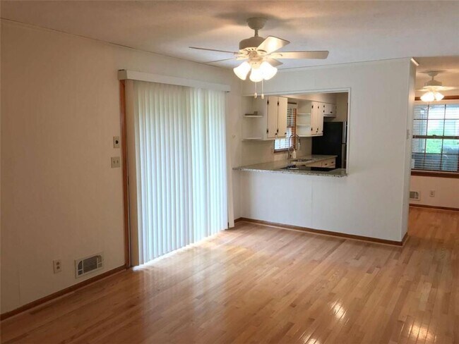 Foto del edificio - 1321 Mary Dale Dr SW
