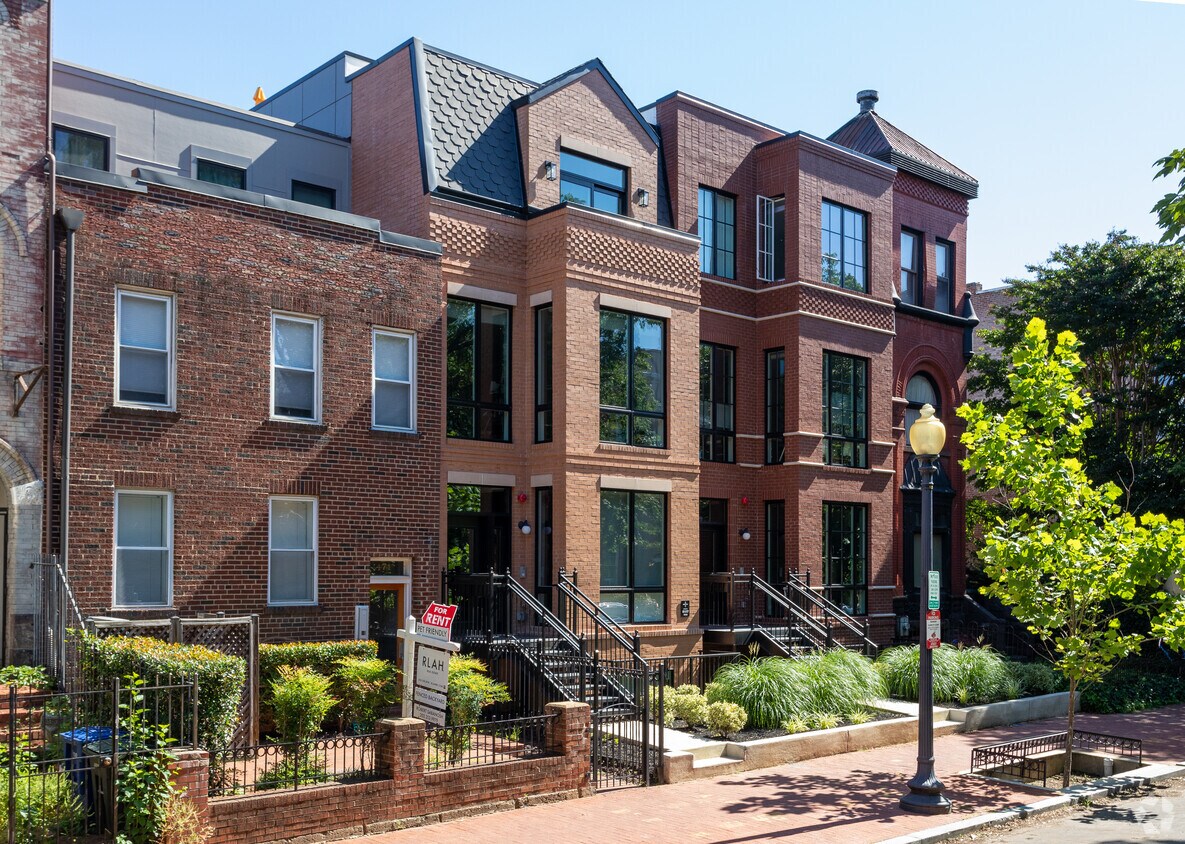 Building Photo - Abbott Row
