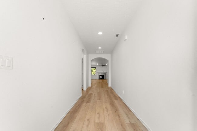 Building Photo - 8581 N Orch Ct