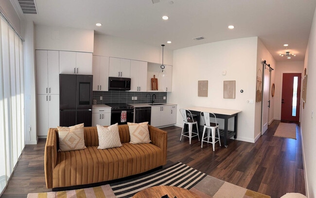 Building Photo - 2165 Gabriels Pl