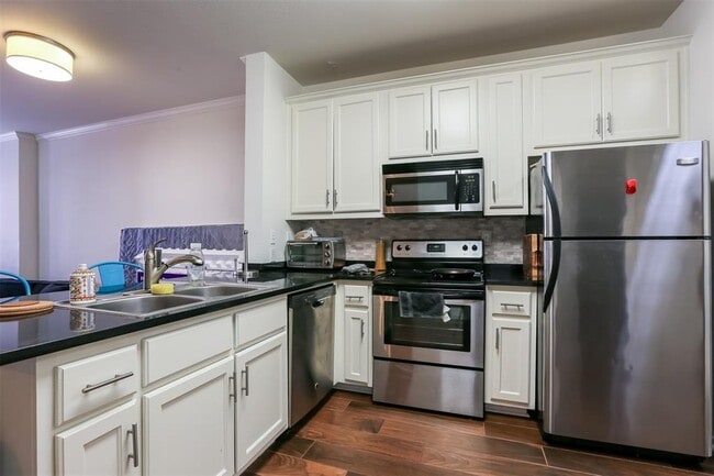 Foto del edificio - 910 W 25th St