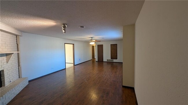 Foto del edificio - 2225 E Jonquil Rd