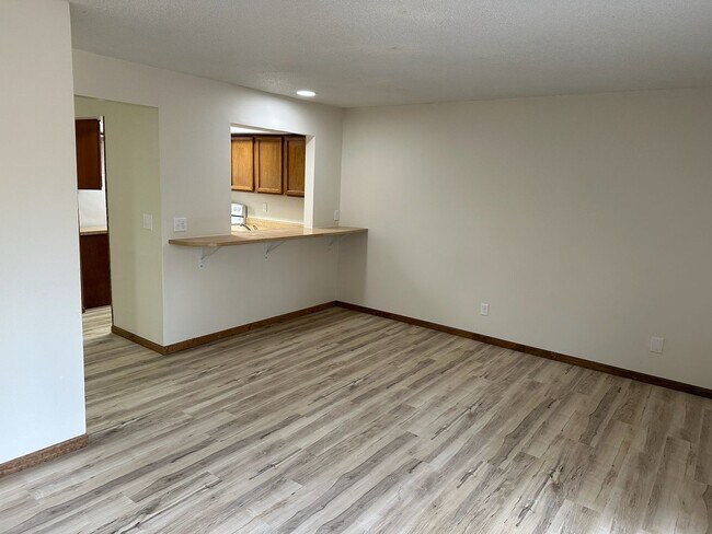 Foto del edificio - 3 bedroom, 3.5 bathroom, remodeled Southside townhome