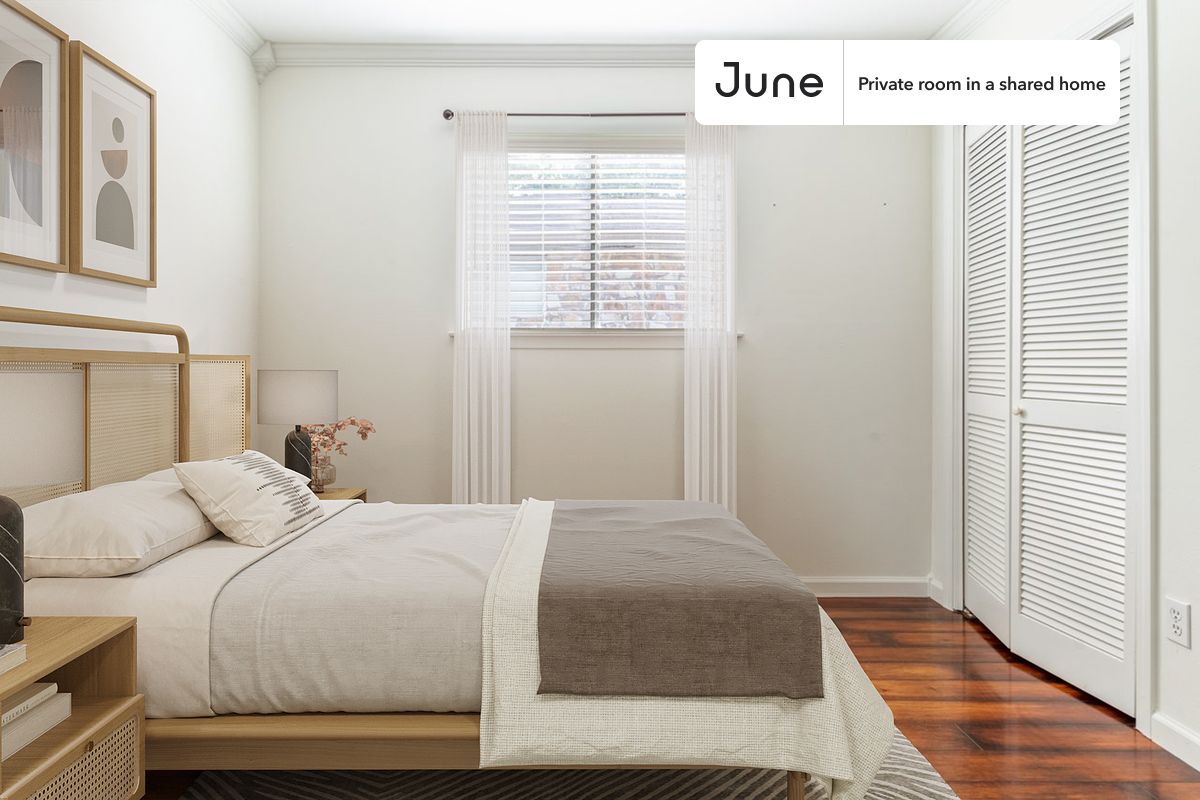 Foto principal - Room in Shared 4 bed/2 bath home