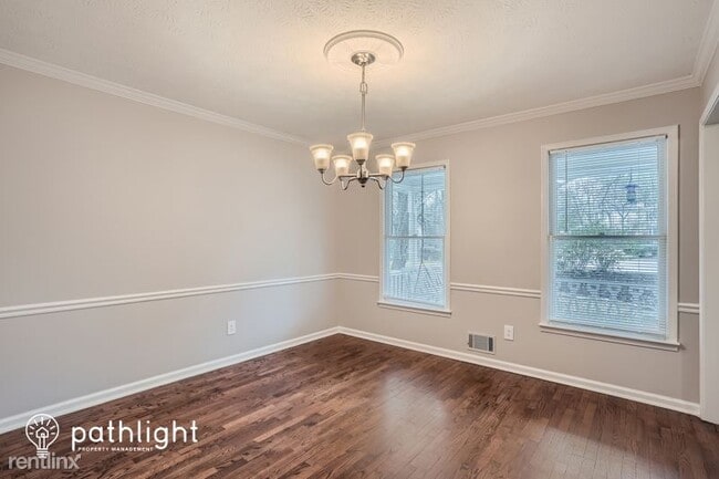 Foto del edificio - 4 br, 2 bath House - 1675 Longwood Dr SW UNIT