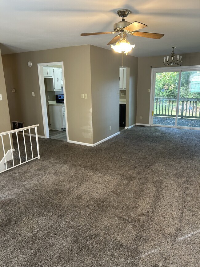 Foto del edificio - 2117 Ridge Rd