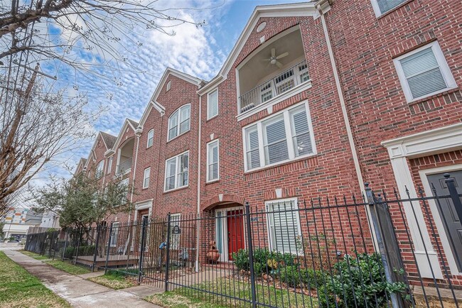 Building Photo - 1711 Hadley St