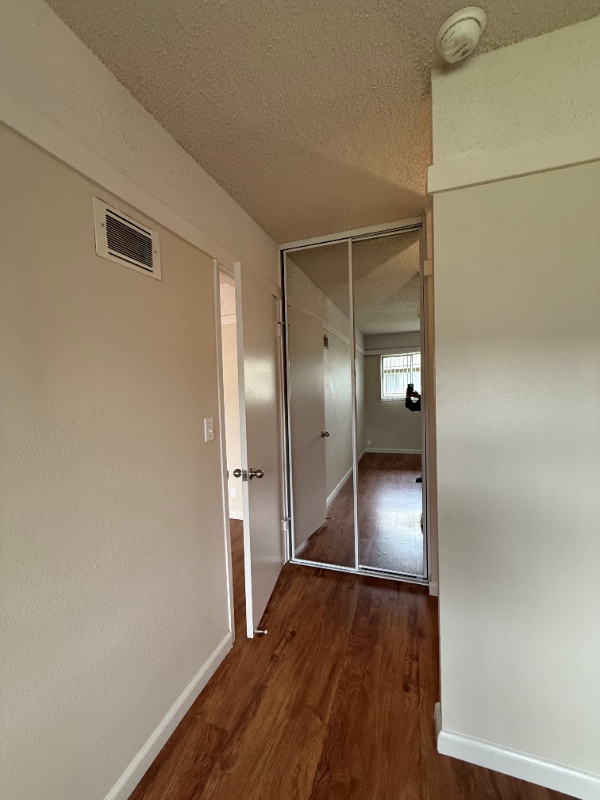 Foto del edificio - 1330 Byron Dr