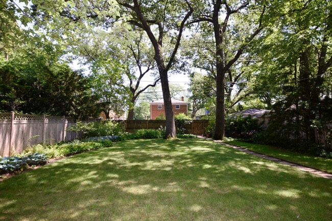 Building Photo - 319 Wesley Ave