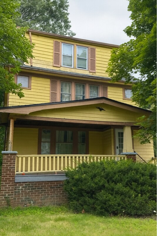 920 Yellowstone Rd Cleveland Heights, OH 44121 – photo 1