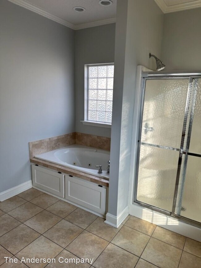 Building Photo - 3 br, 2 bath House - 213 Hedgerow Dr.