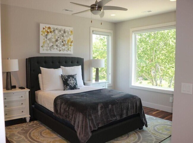 Foto del edificio - 927 13th Ave S