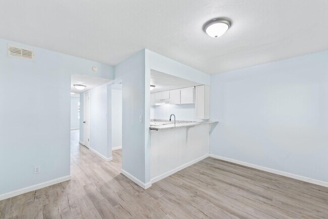 Building Photo - 145 4th Ave