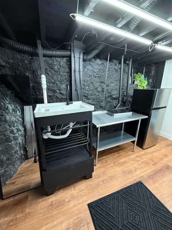 Foto del edificio - 82 W Broadway