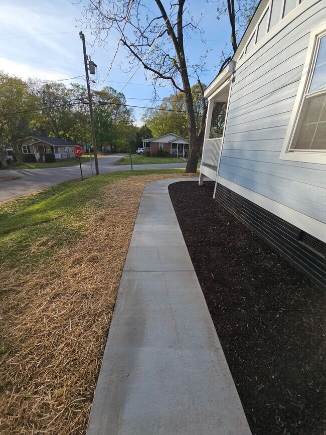 Foto del edificio - Beautifully Renovated 3 bedroom/3 bath**Historic Overbrook