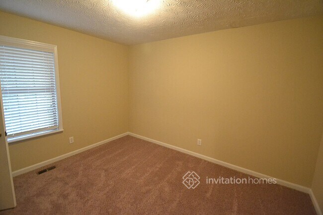 Building Photo - 5152 Edinburgh Ct NW