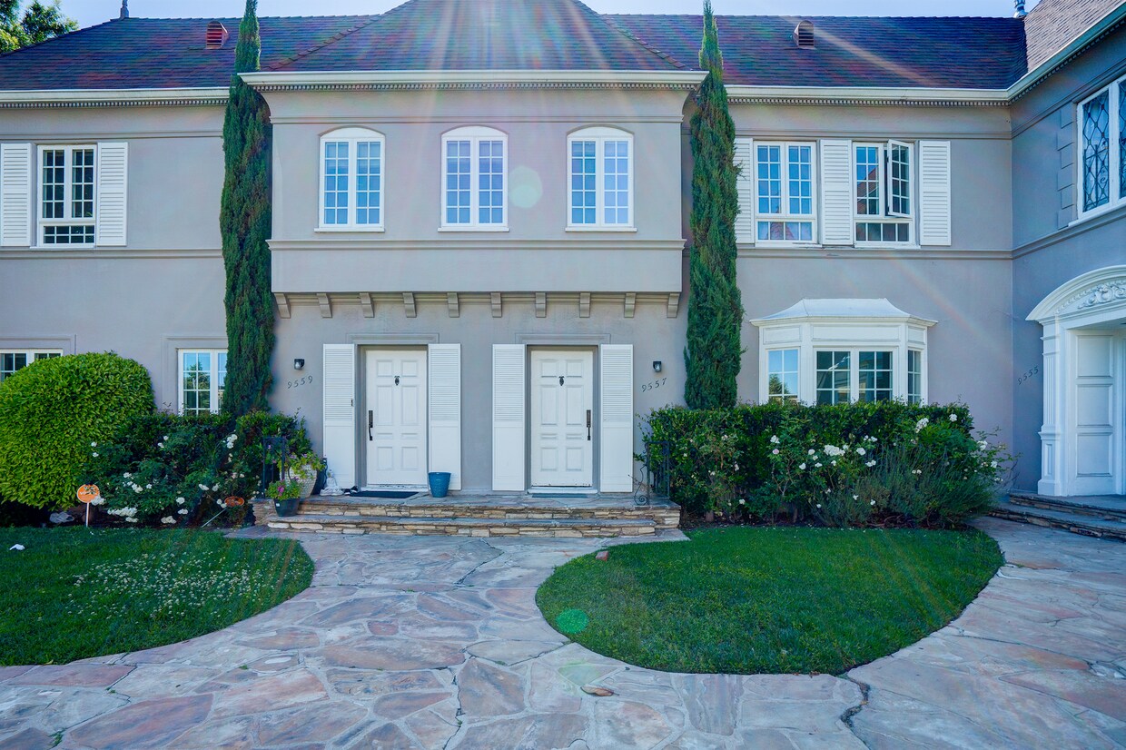 9555 W Olympic Blvd, Beverly Hills, CA 90212 Townhome Rentals in