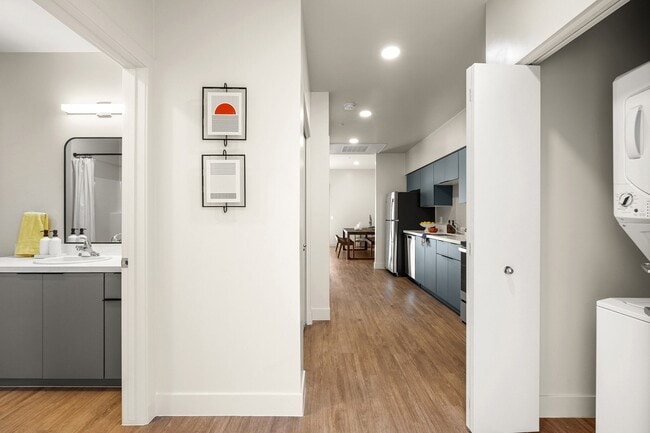 Building Photo - 2nd Ave Commons