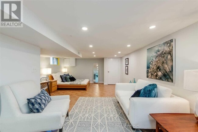 Building Photo - 13 Winnifred Ave