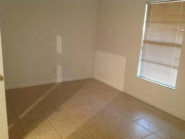 Foto del edificio - 4710 6th St W