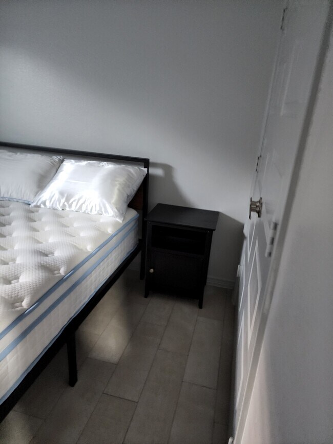 Foto del edificio - 3701 Paola St