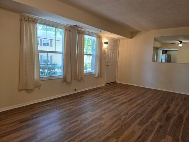 Building Photo - 13622 Oakbrook Dr