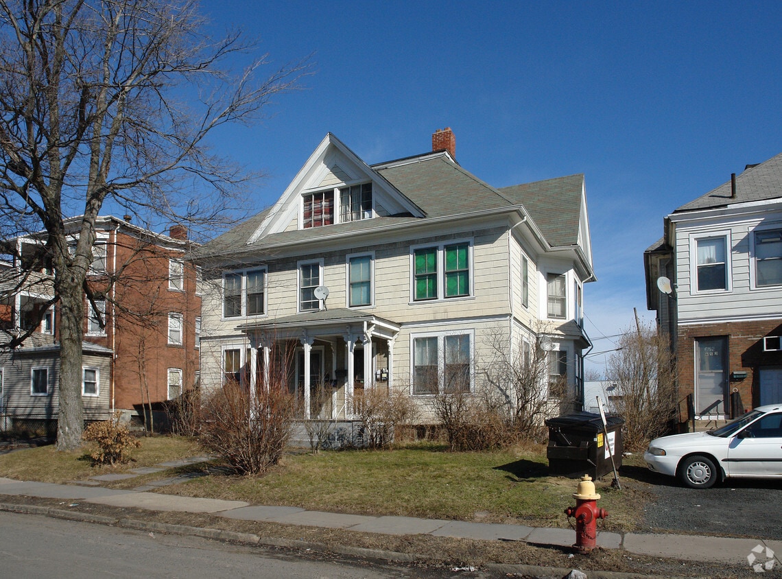 Foto principal - 648-650 Wethersfield Ave