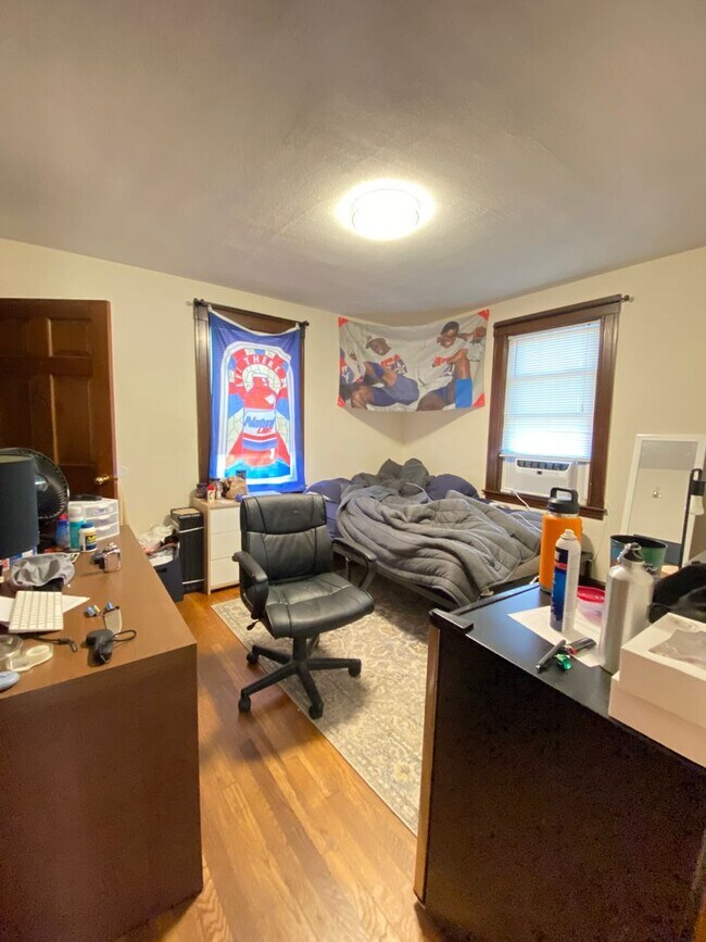 Foto del edificio - 9/1 Rare 6 bed on the edge of BU West Campus/Packard's Corner!