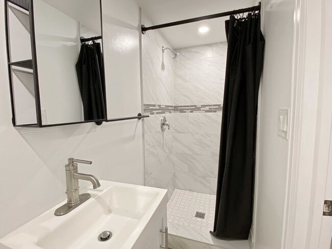 Building Photo - 3009 Vancouver Ave