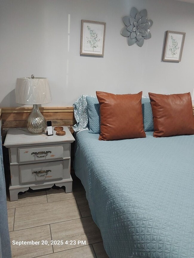 Photo - Charming One Bedroom ADU Furnished or Unfu... House