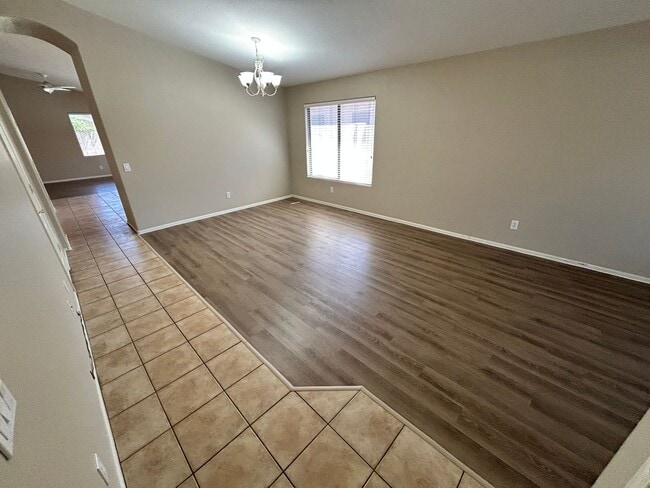 Building Photo - Warm, Inviting 3 Bed / 2bath Home in Canyon Trails with new updated and Flooring!!!