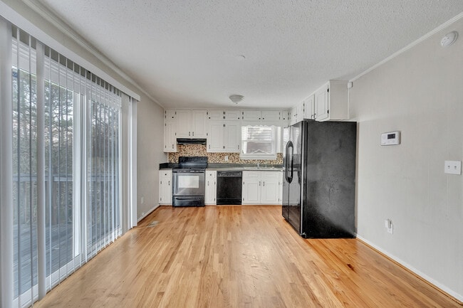 Building Photo - 2105 5th Pl NE
