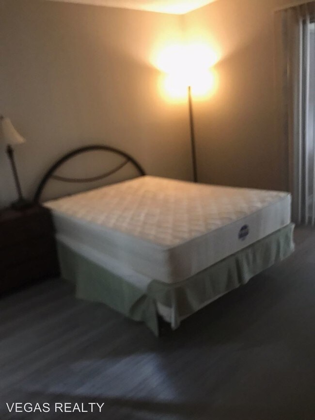 Foto del edificio - 4441 Rich Dr