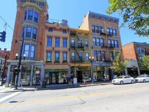 Building Photo - 1207 Vine St