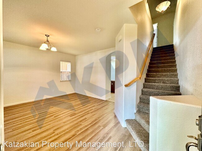 Building Photo - 4 br, 2.5 bath House - 1526 Cat Tail Drive