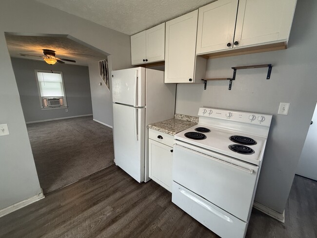 Building Photo - 140 W Union St