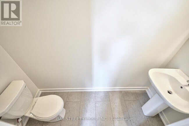 Building Photo - 1360 Kobzar Dr