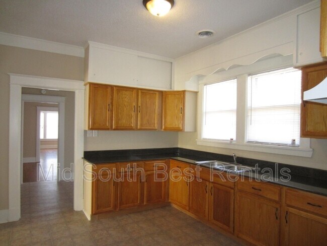 Building Photo - 806 Stonewall St