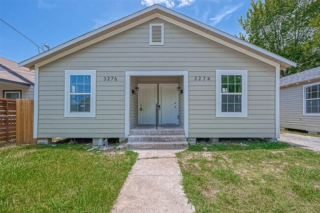 Building Photo - 3270 Reeves St