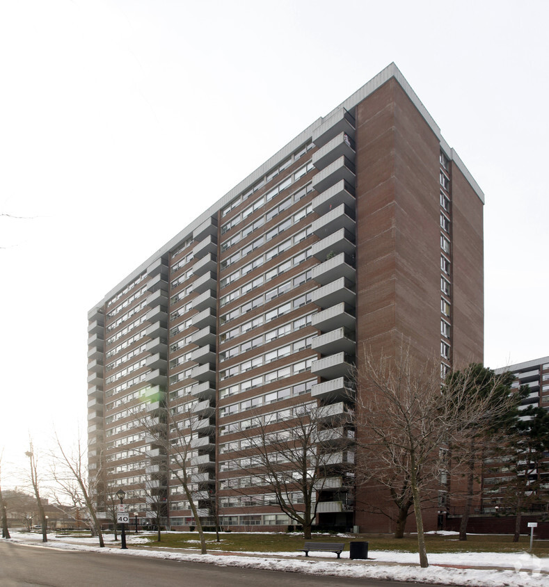 Building Photo - 478 Pearl St