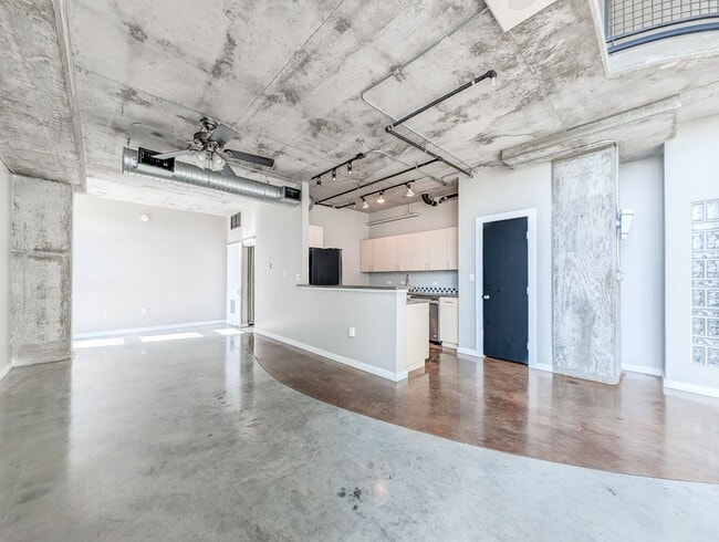 Photo - 2000 Bagby St House