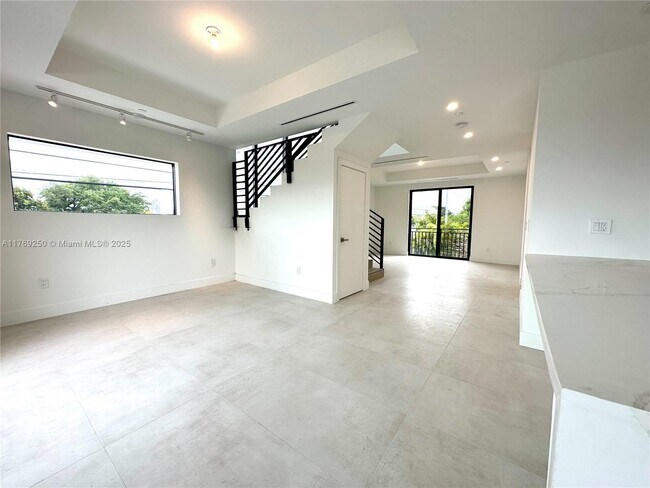 Foto del edificio - 3345 SW 22nd Ter