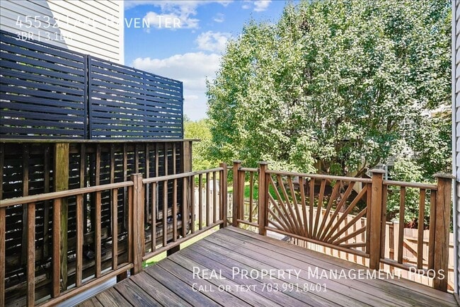Building Photo - 45532 Lake Haven Terrace
