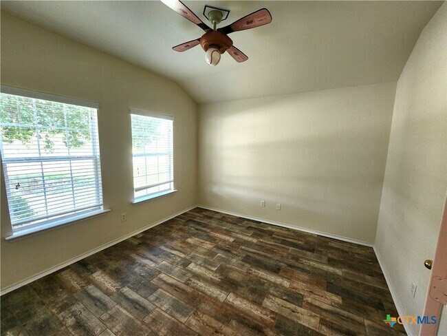 Foto del edificio - 105 E Great Plains Trail
