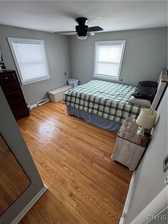 Building Photo - 9646 River Rd