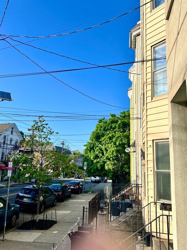 Building Photo - 240 Palisade Ave