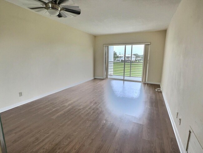 Building Photo - 2700 W Golf Blvd