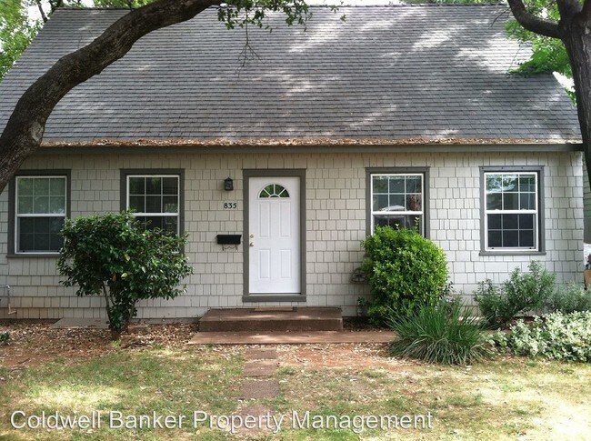 Building Photo - 2 br, 2 bath House - 835 Lakeview Drive